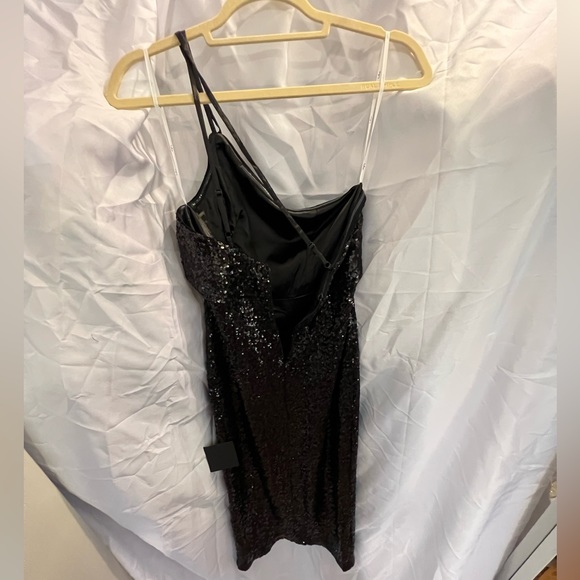 Dress - Picture 2 of 5